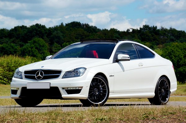 What are the challenges of implementing smart city technology in the UK?