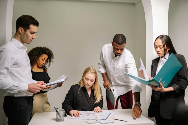 How is Technology Transforming the Everyday Life of UK Residents?